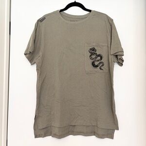 Taylor Swift Reputation Stadium Tour Shirt Snake Graphic Green, Size M